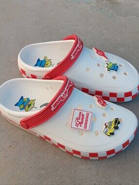 CROCS x TOY STORY " Pizza Planet" Off-Court Clog Unisex M8 / W 10